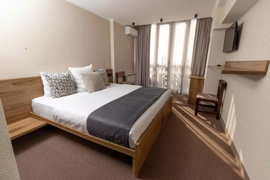 Shirak Hotel